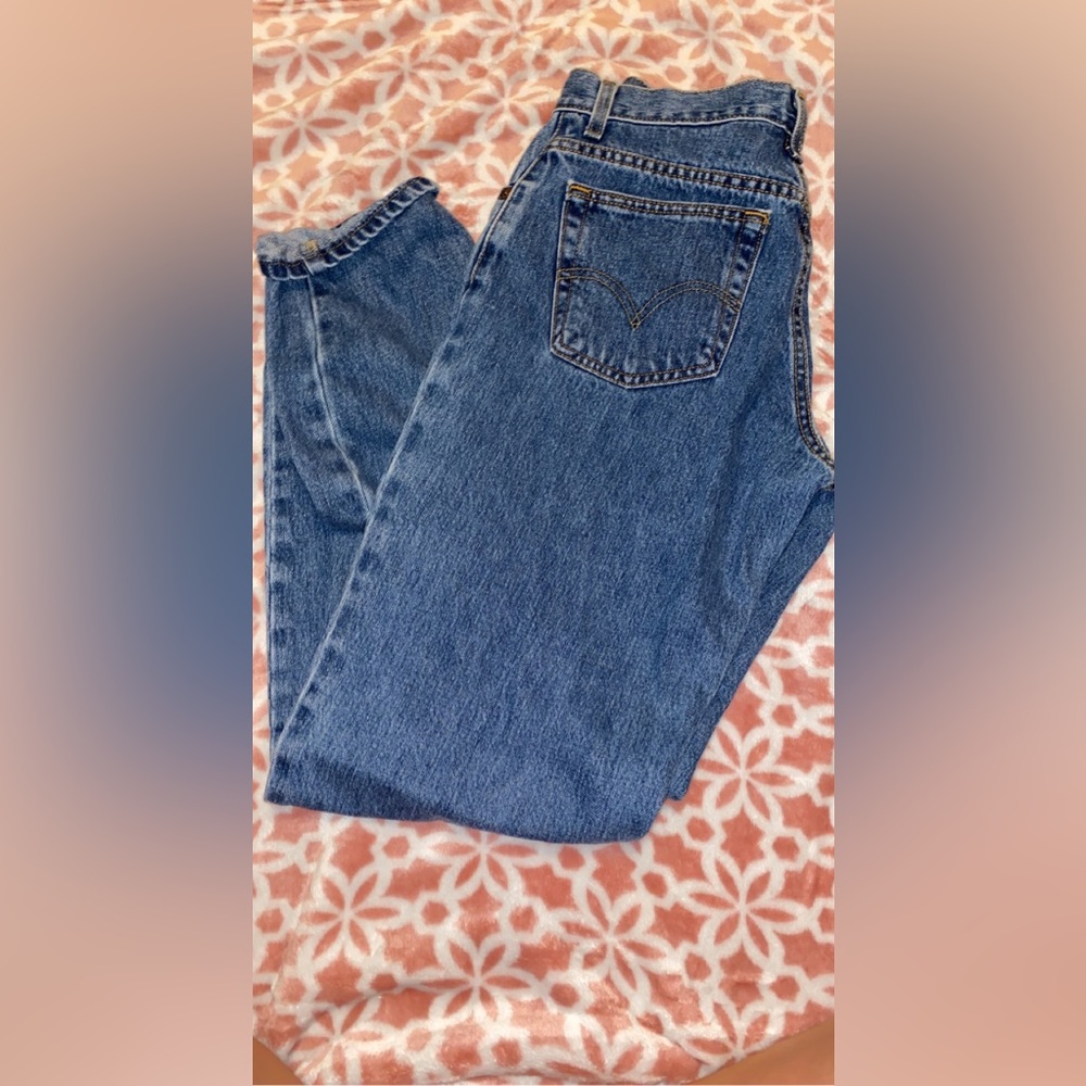 Mom Jean Levi's mid rise size 10 .